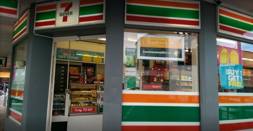 China Town 10年歷史 7- 11 便利店出售